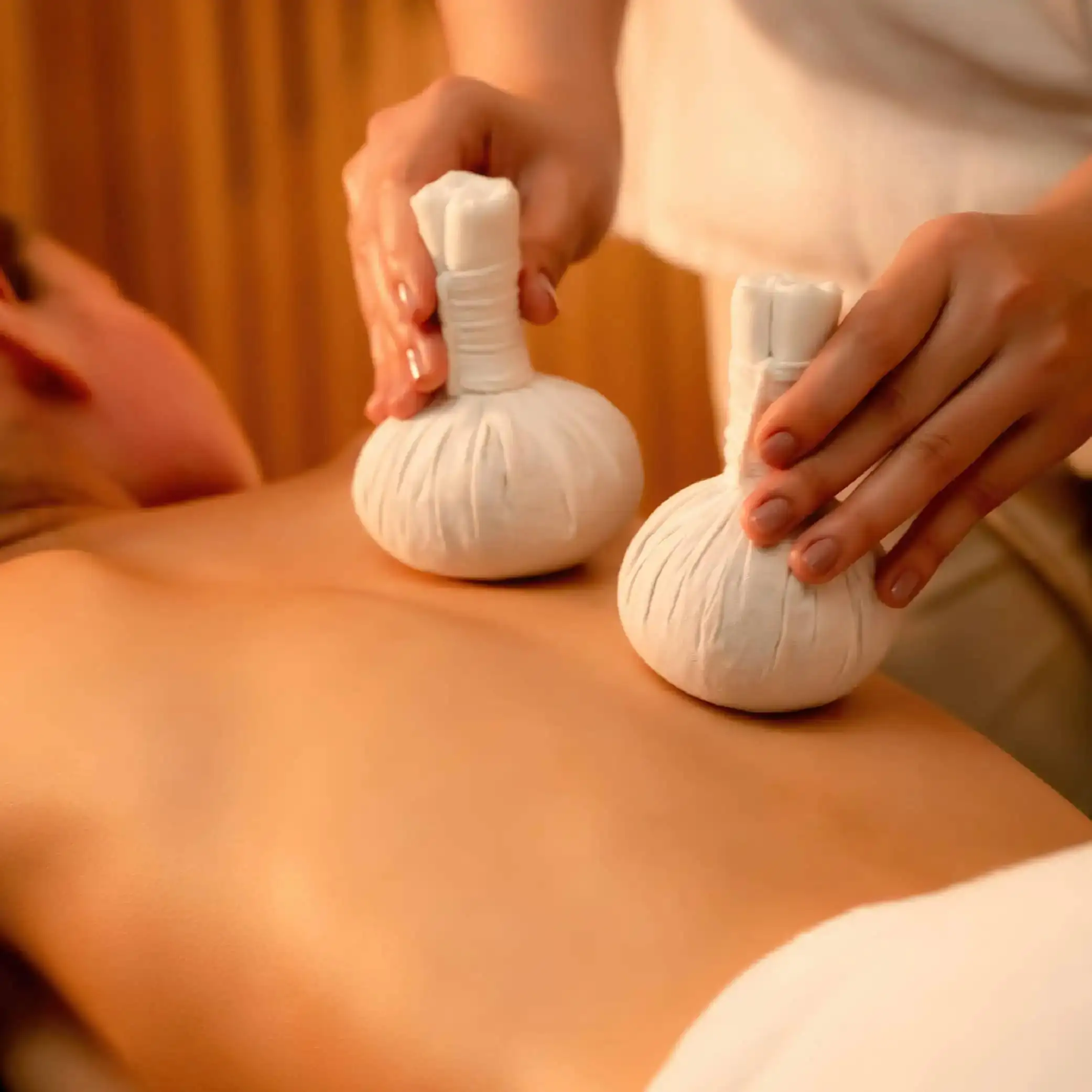 Ayurvedic Treatments 500 x 500_2. Jambeera Pinda Sweda 500 x 500